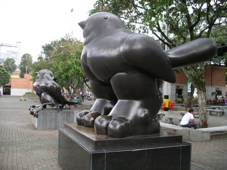 comparación de los dos pajaros despues de la explosión